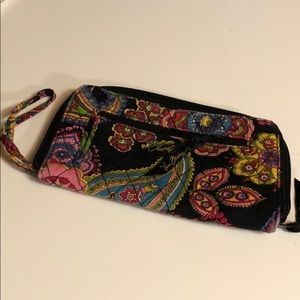 Vera Bradley ZIP-Around wallet Symphony in Hue